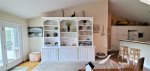 Great wall unit featuring a dry bar area